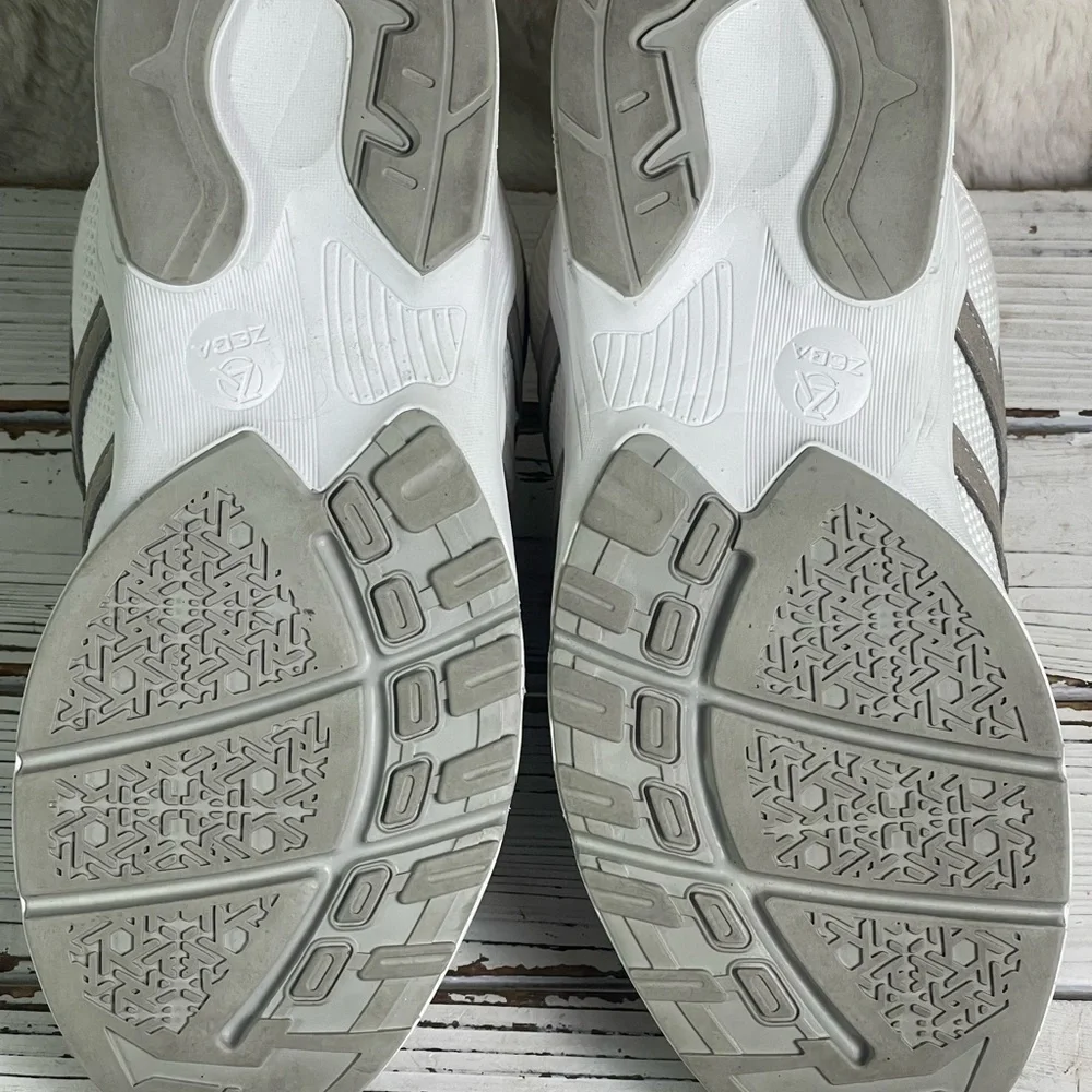 CLEAN Size 10 Zeba Women's Hands Free Slip-On‎ Walking Shoes White Sand Wide